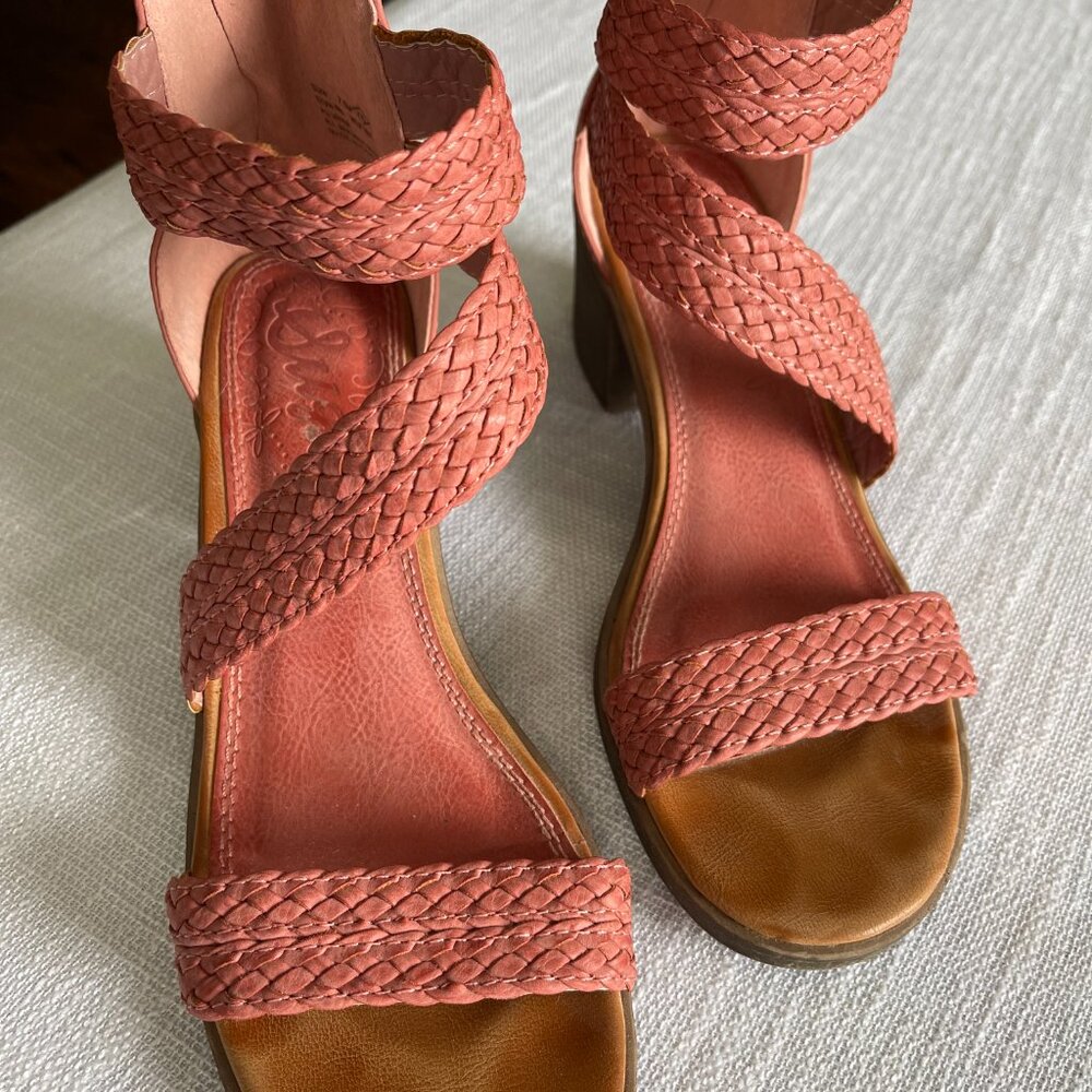 Pink Sugar sandals with braided design Size 7.5